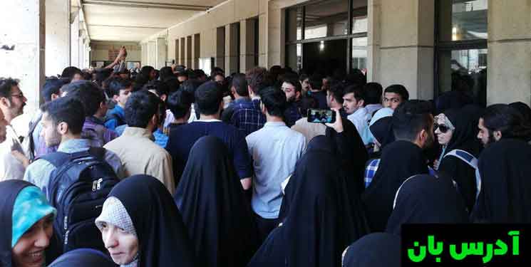 گزارش ها حاکی از افزایش درگیری بین دانشجویان ایرانی و نیروهای امنیتی بر سر قوانین حجاب است