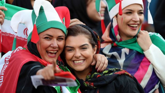 ورود زنان به استادیوم‌های فوتبال