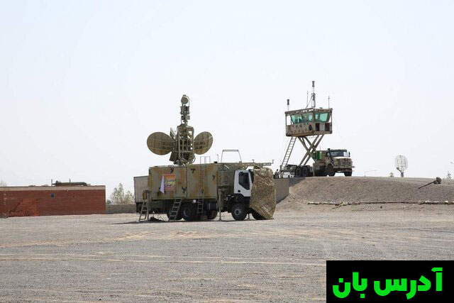 یک خودروی ارتش ایران در رزمایش جنگ الکترونیک در مرکز ایران